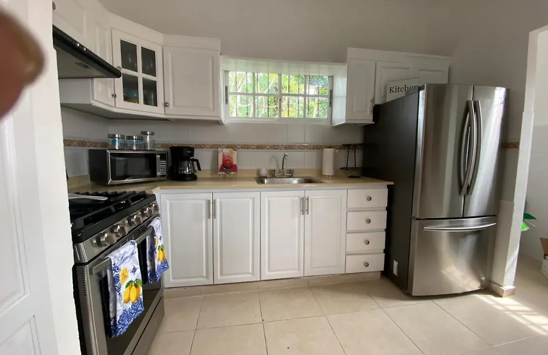 Beautiful Condo , 2Bdr, 10 Min Driving From The Airport And Beach By Car-1