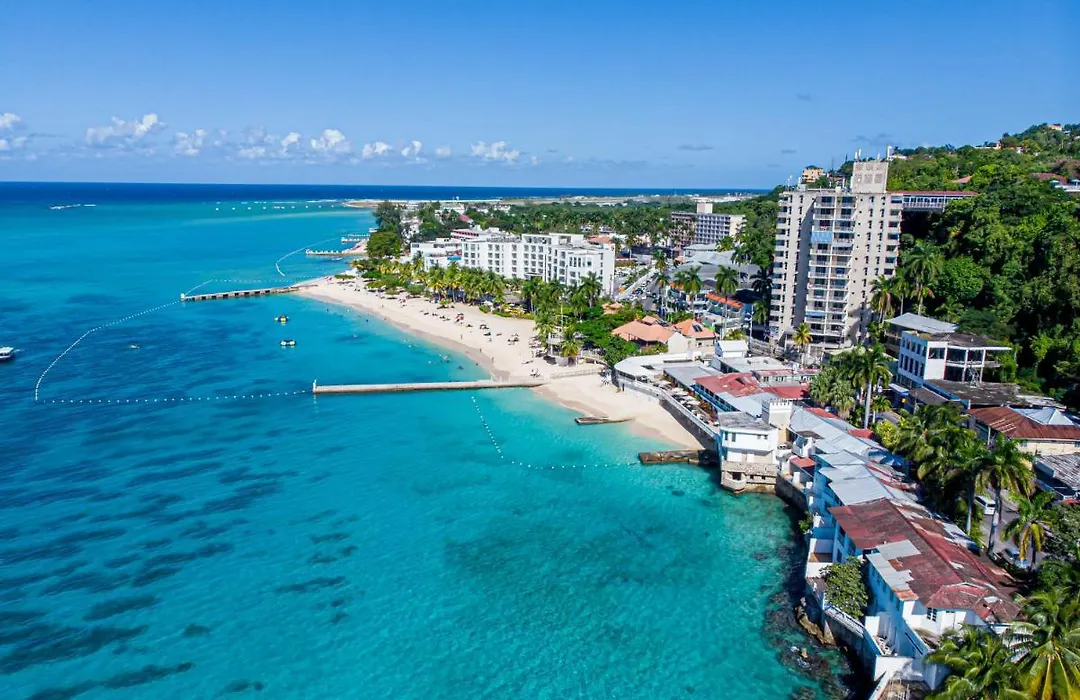 Welcome To Stunning Ocean Views At Studio 503-1
