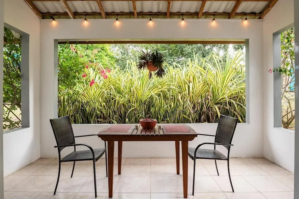 Ginger Mango Garden Apartment-Beach-5Min Drive, 1 Hr Montego Bay, 25 Mins Ocho Rios, Continental Breakfast-1