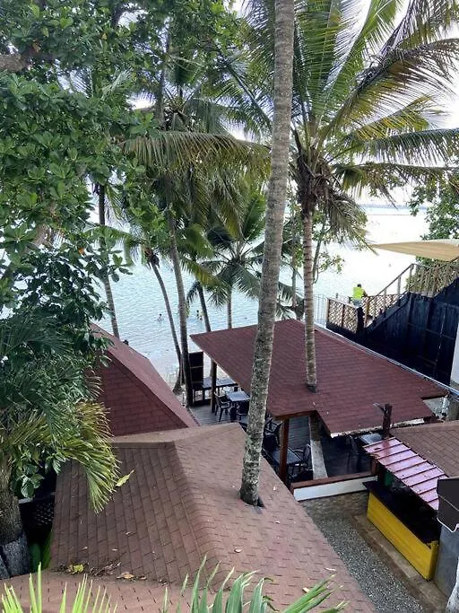 Beach View 2 Bedroom Apt 4B-1