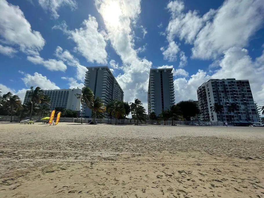 2 Bedrooms 2 Bathrooms Beach Front Apt @ Coral-1