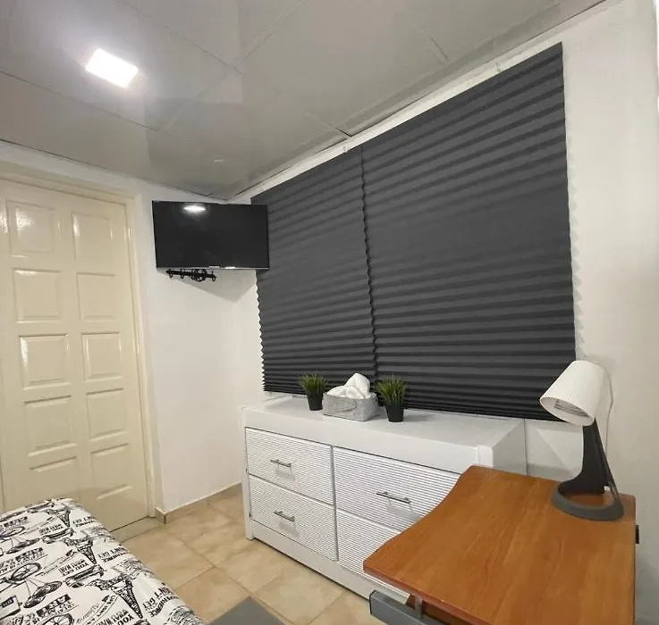 Cheap Bedroom In Shared Apartment Near The Beach-1