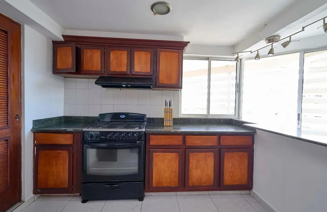 -Giant Apt/Jacuzzi/Ocean View/ 10Floor/ 2,583 Sq Ft --1