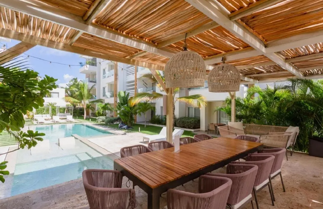 Luxurious Pent House Steps From The Beach. C4-1