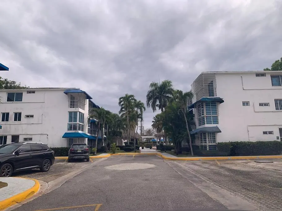 Apartment With 2 Bedrooms, Swimming Pool And Beach-1