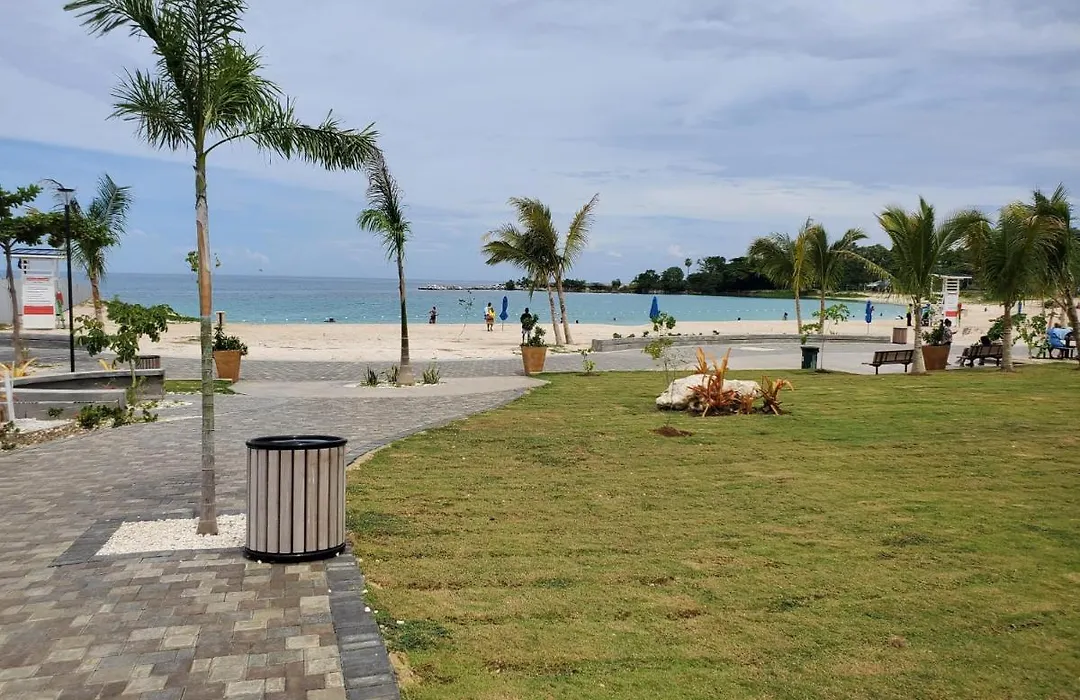Hillside Retreat In Gated Community Close To Beach-1