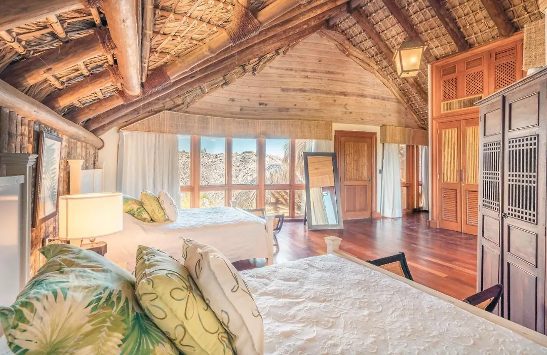 Tropical Wanderlust 5Br Villa At Caleton-1