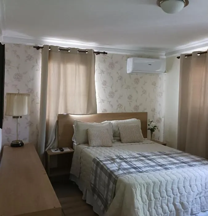 Hostal Botanic Garden-1