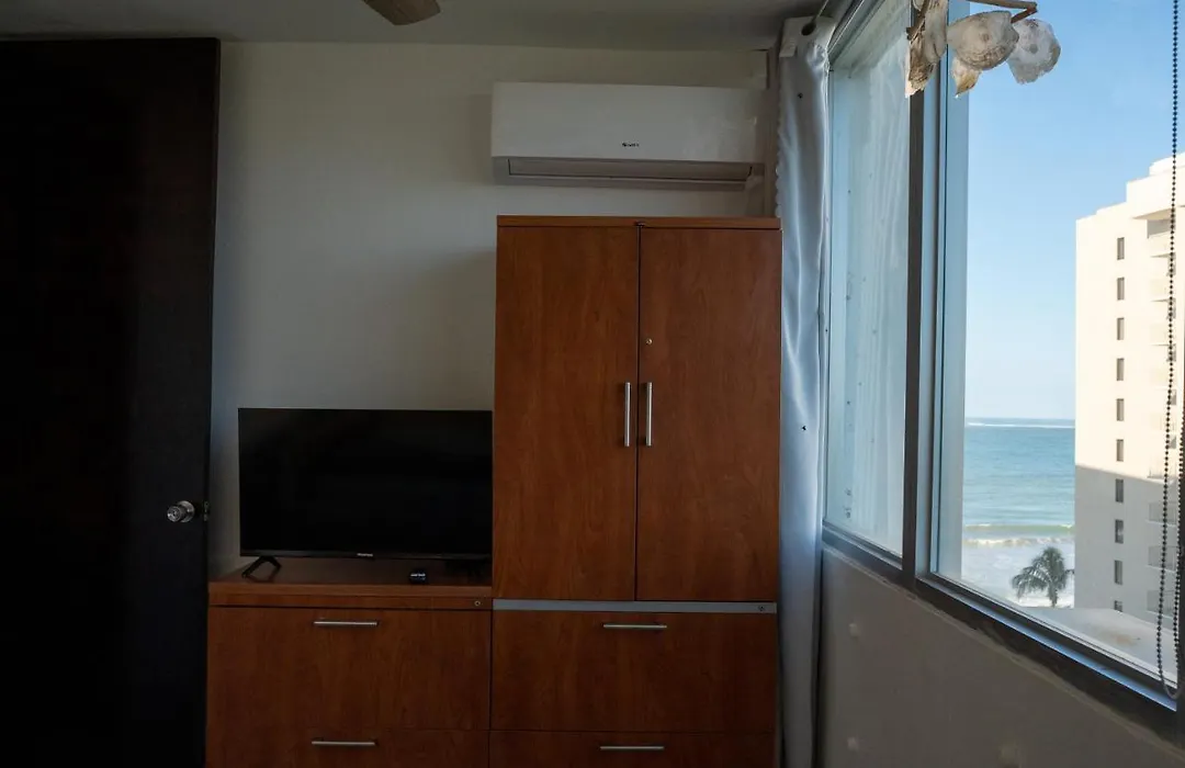 Luxury Beach Condo 3Br/2Bt & Wifi-1