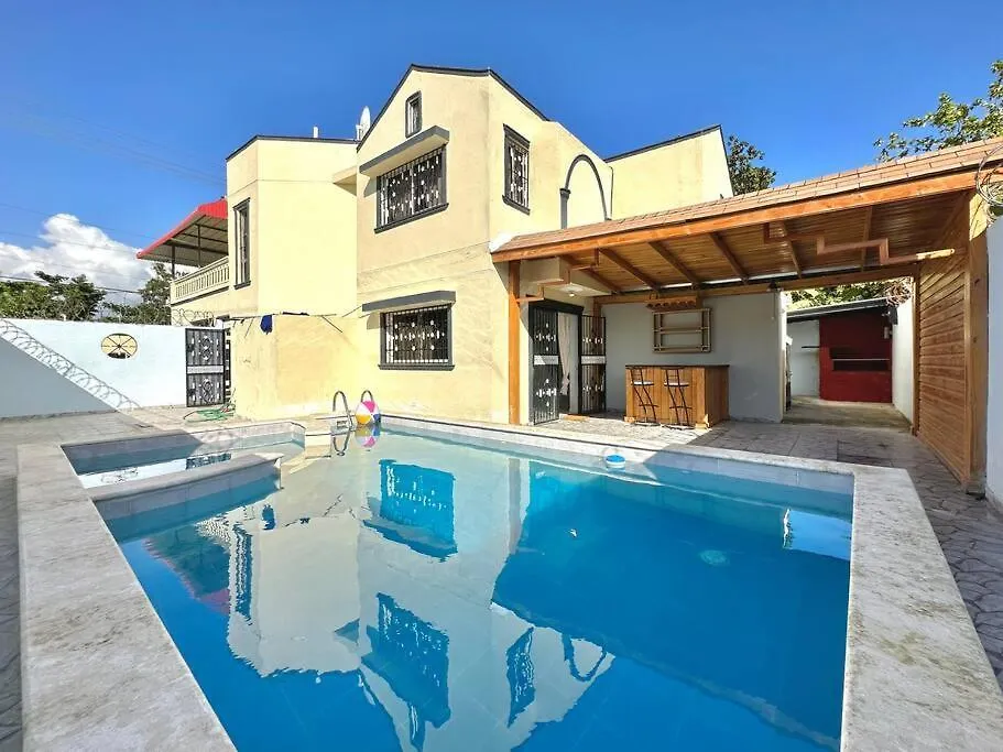 Luz'S Pool House Villa-1