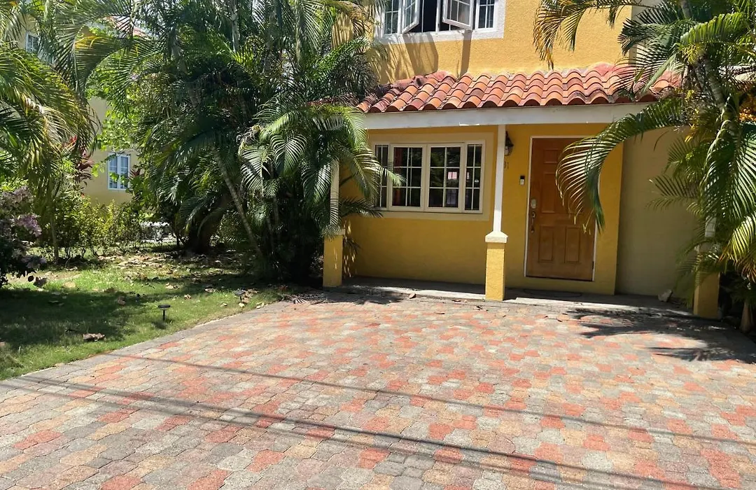 Free Airport Pickup 5 Minutes From Airport And Beach-1