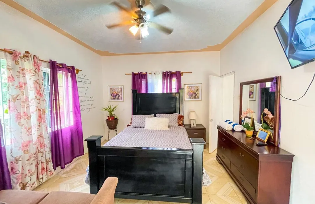 Neek'S Caribbean Breeze Retreat-1