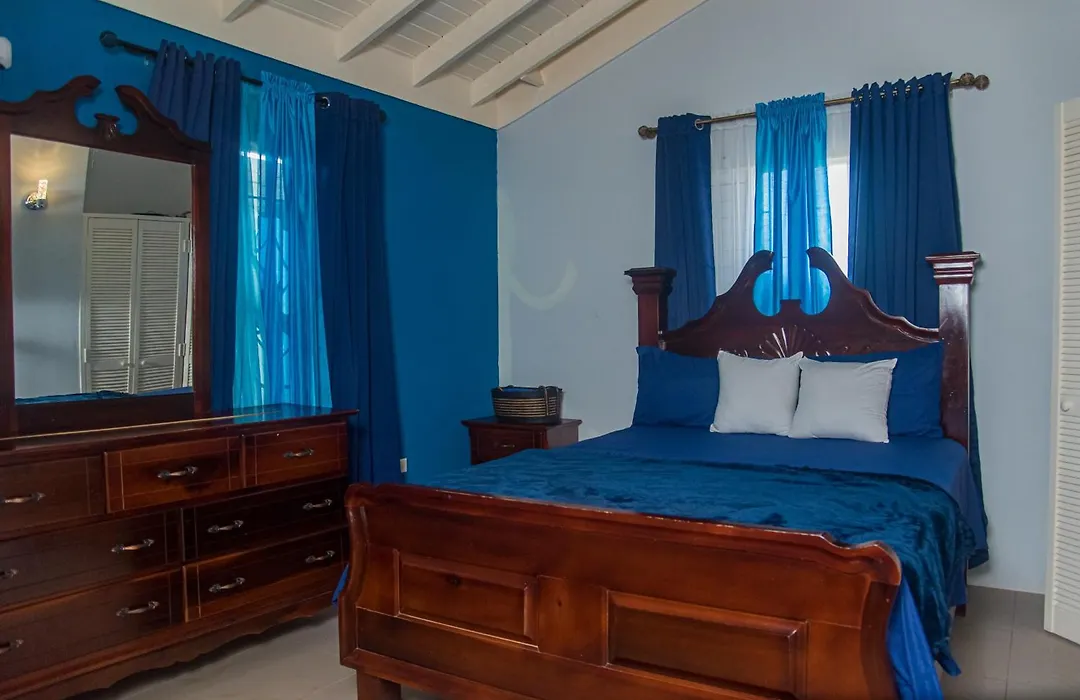 Paradise Villa: Dual Properties with Private Pool and Gym-1