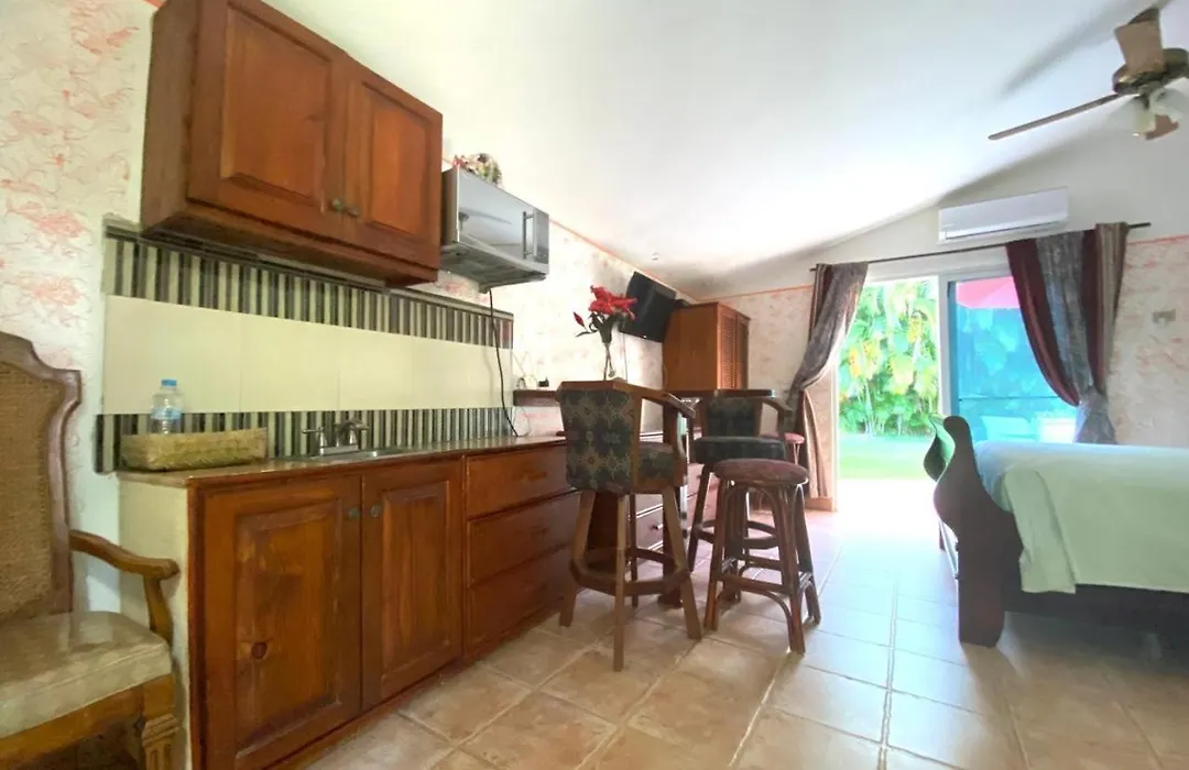 Very Friendly House With Privat Pool-1