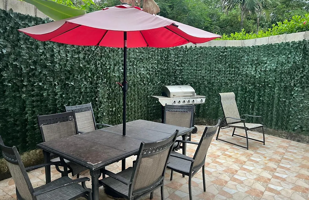 Freandly Three Bedrooms Apartment-1