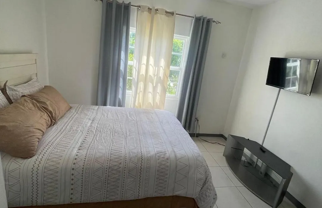Weekendz- Cozy 2Brd Suite-1