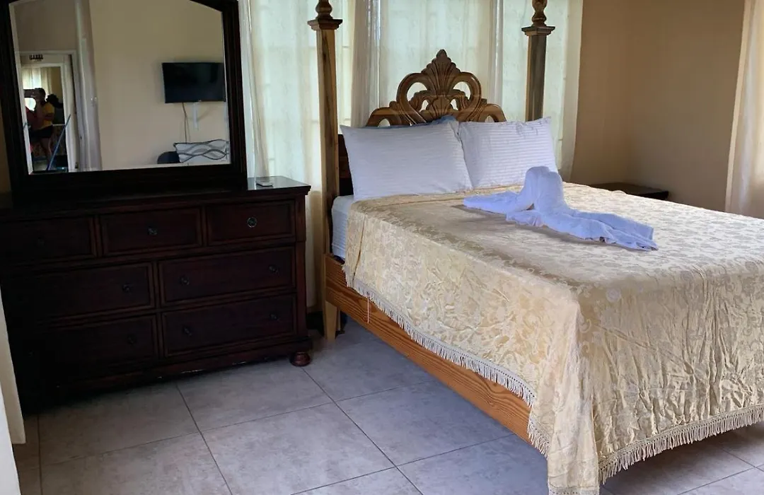 Chaudhry Second Floor Single Suite-1