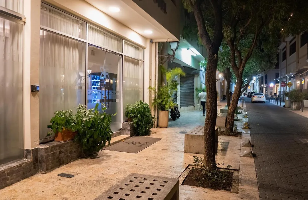 Cataleya Hotel-1