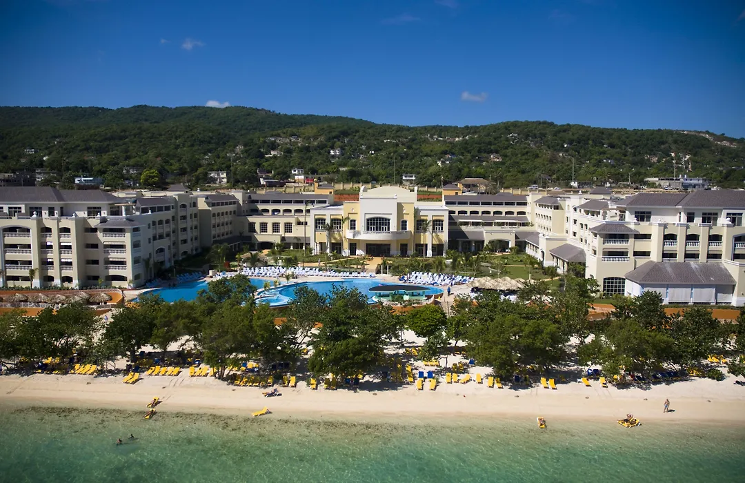 Iberostar Waves Rose Hall Beach-1