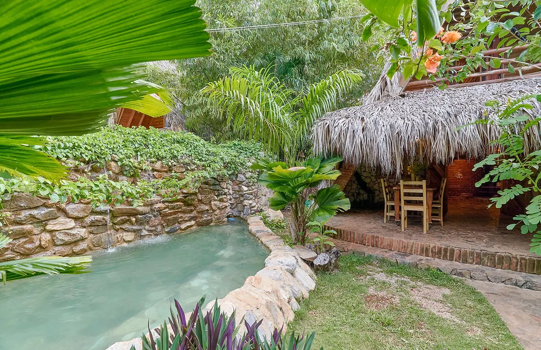 Chalet Tropical Hotel & Pool Bar Restaurant-1