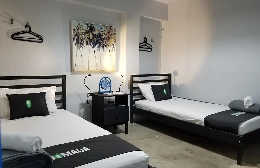 Nomada Urban Beach Hostel- Calle Loiza (Adults Only)-1