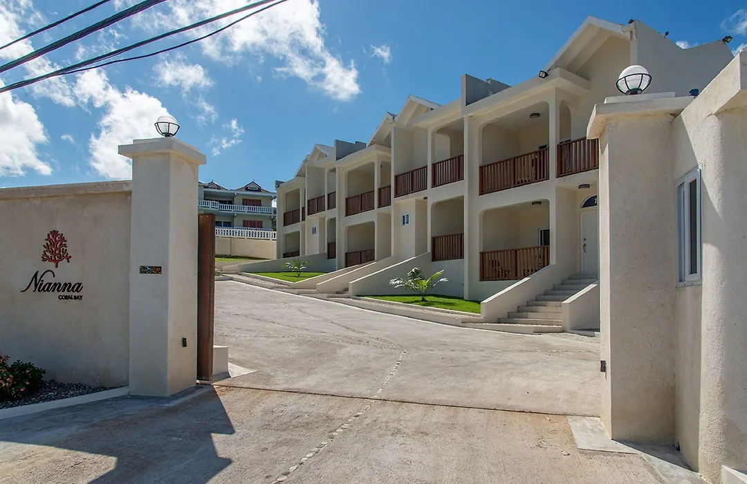 Nianna Coral Bay Deluxe Townhouse 1-1