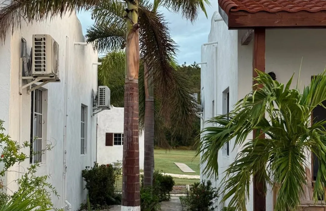 Azteca Villas-1