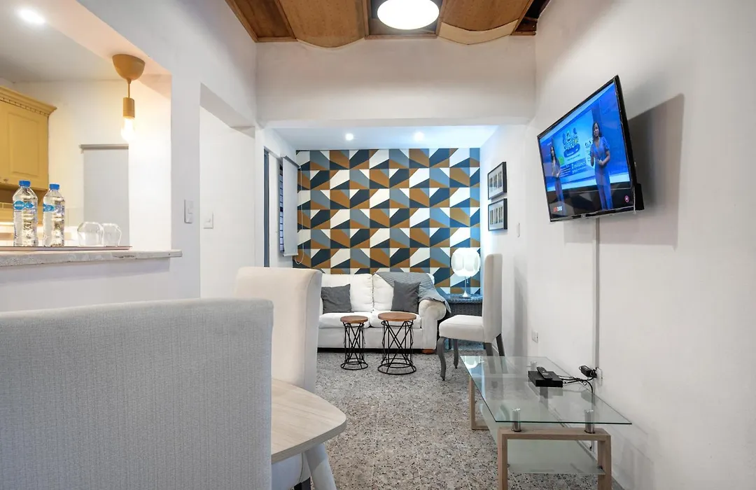 Ph 19 Guesthouse Hotel In Gazcue-1