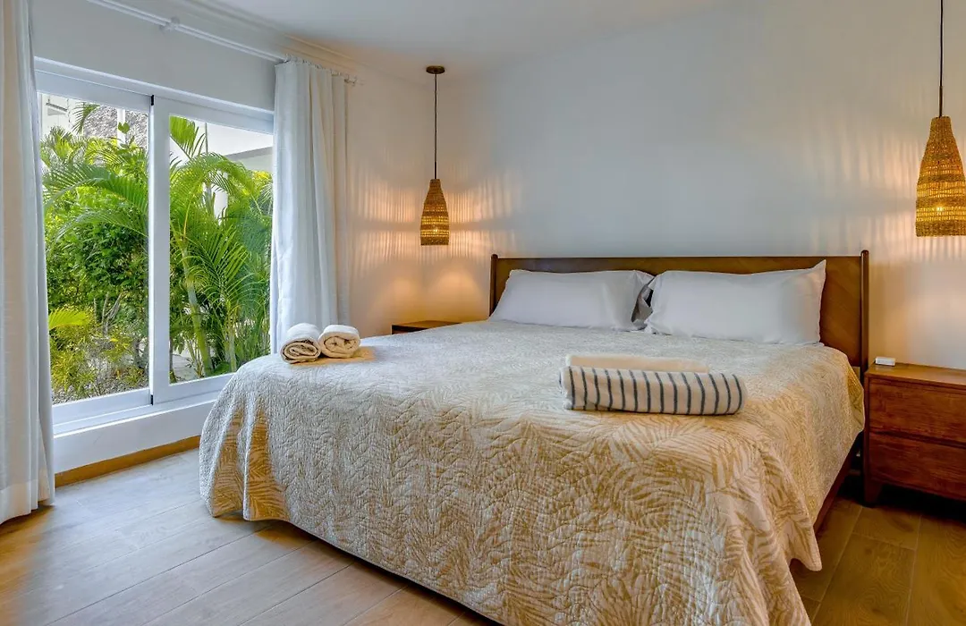 Oceanfront Kite Beach, 2Br, Patio, Pool, 30 Steps To Sand-1