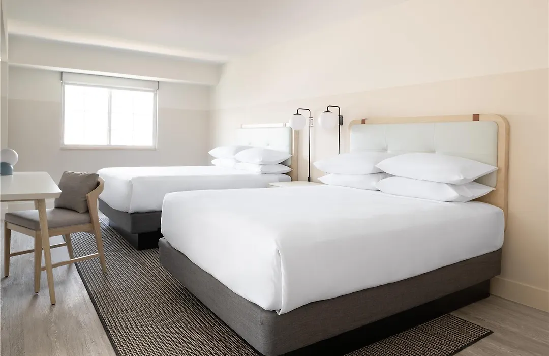 Comfort Suites Seven Mile Beach-1