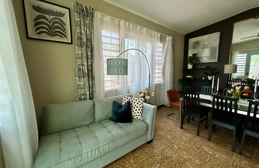 Isla Verde By The Beach Guest House-1