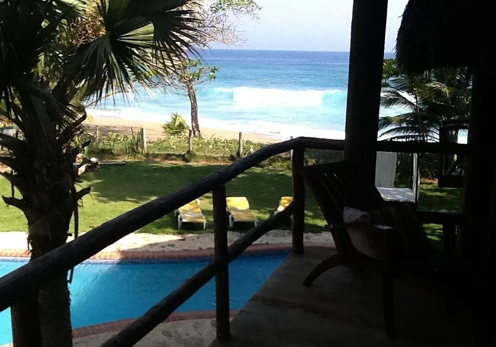 Bohio De Playa-1