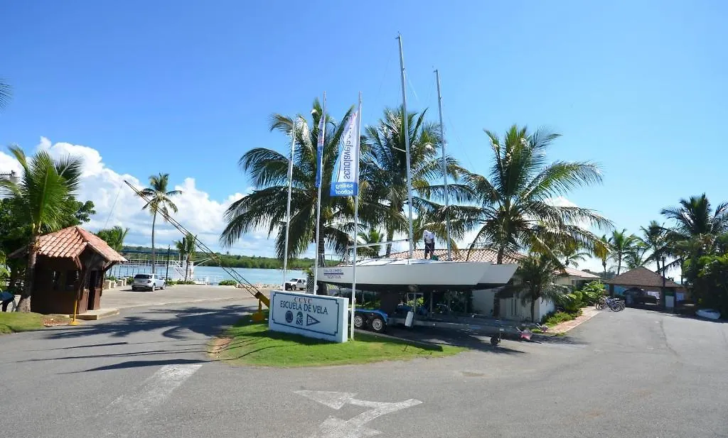 Sailing House La Marina-1