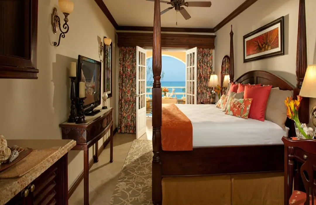 Sandals Inn All Inclusive - Couples Only (Adults Only)-1