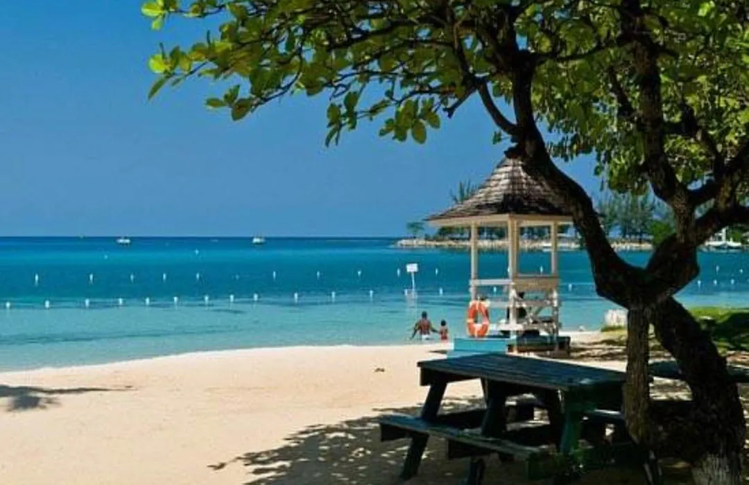 N2N Suites - Ochio Rios Vacation Home-1
