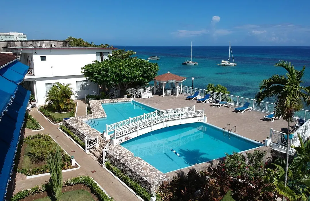 Hibiscus Lodge Hotel-1