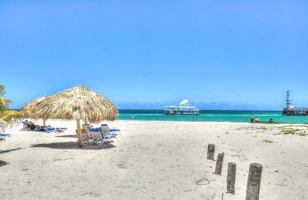 Feel The Ocean Breeze From This Alluring Beachfront Apartment - D302-1