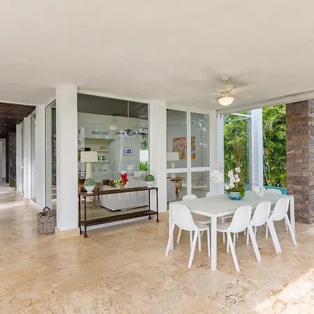 Unbelievable Villa With Pool - Perfect Family Vacay-3