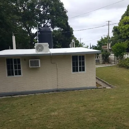 Saltaire Bungalow Rose Hall 10 Mins Hike To Beach-2