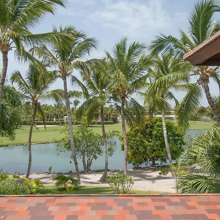 Spacious Lake Front Villa With In-Room Jacuzzis In Luxury Golf And Beach Resort-2