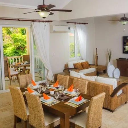 Luxury Apartment, Ocean Views And Beach Access-2