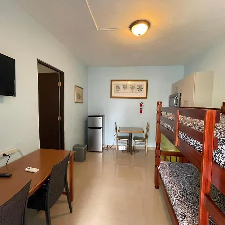 Laguna Unit 5, Private Studio Near Beach-Full Bath, K'Ette, Sleeps 2-2