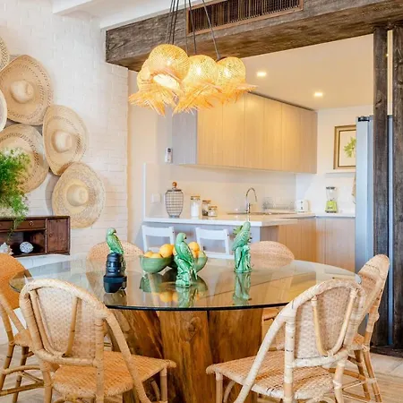Classic But Eccentric Portillo 2Br Apartment-3