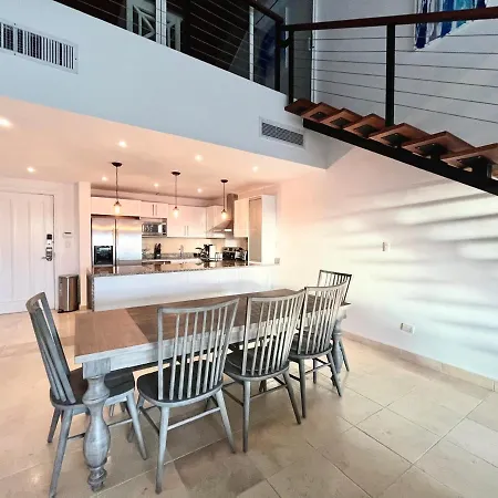 Resort Style Beach Front Condo On The Top Floor!-3