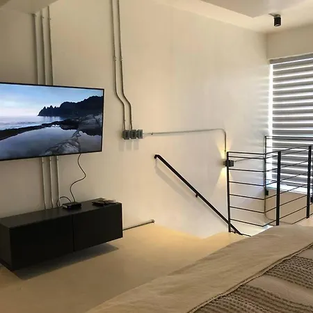Majestic And Spacious Loft Downton, Jacuzzi New-2