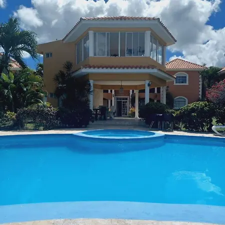 2 Bedroom Apartment With Pool Close To The Beach-2