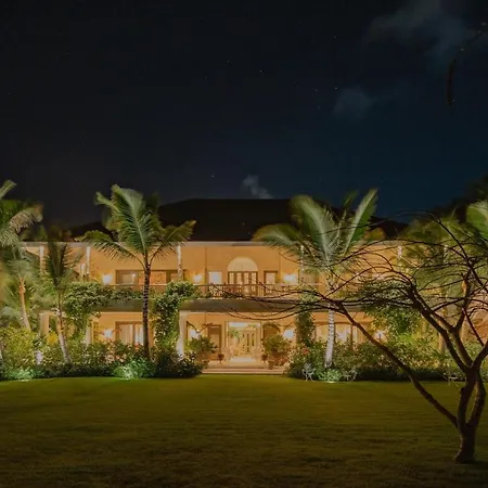 One-Of-A-Kind Villa With Open Spaces And Amazing Views In Luxury Beach Resort-2