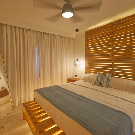 Pompano 202 Amazingly Situated One-Bedroom Apartment In Ocean-Front Condominium-3