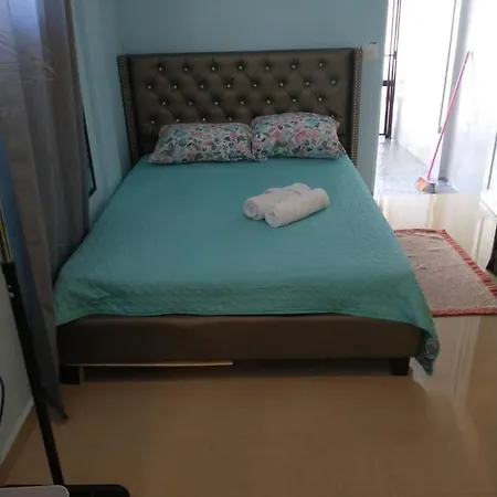 Laguna-Private Studio With Air Condition With Queen Bed-3