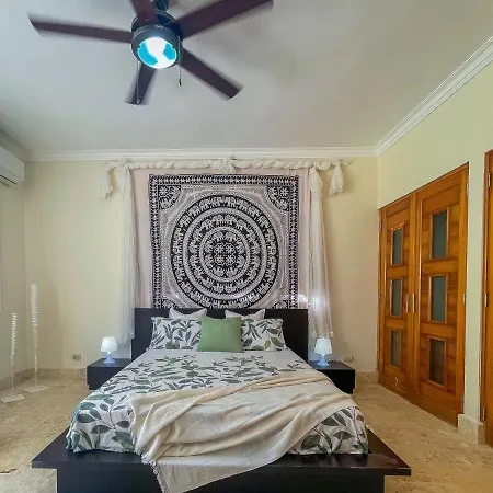 Great 2 Bedroom Apartment Only 30 Seconds Walking Distance From The Beach - Bra1-3